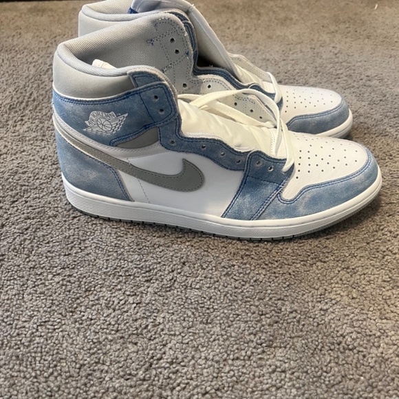 Size 12 Jordan 1 high of hyper royal - Picture 4 of 4